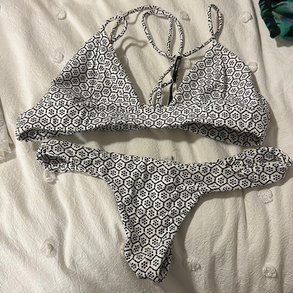 Indah Bikini